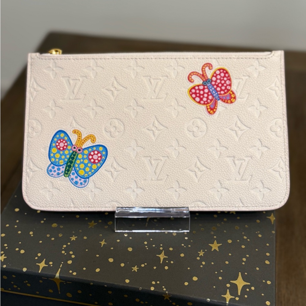 🌟 Authentic Louis Vuitton x Yayoi Kusama Limited Edition Wristlet 🌟
